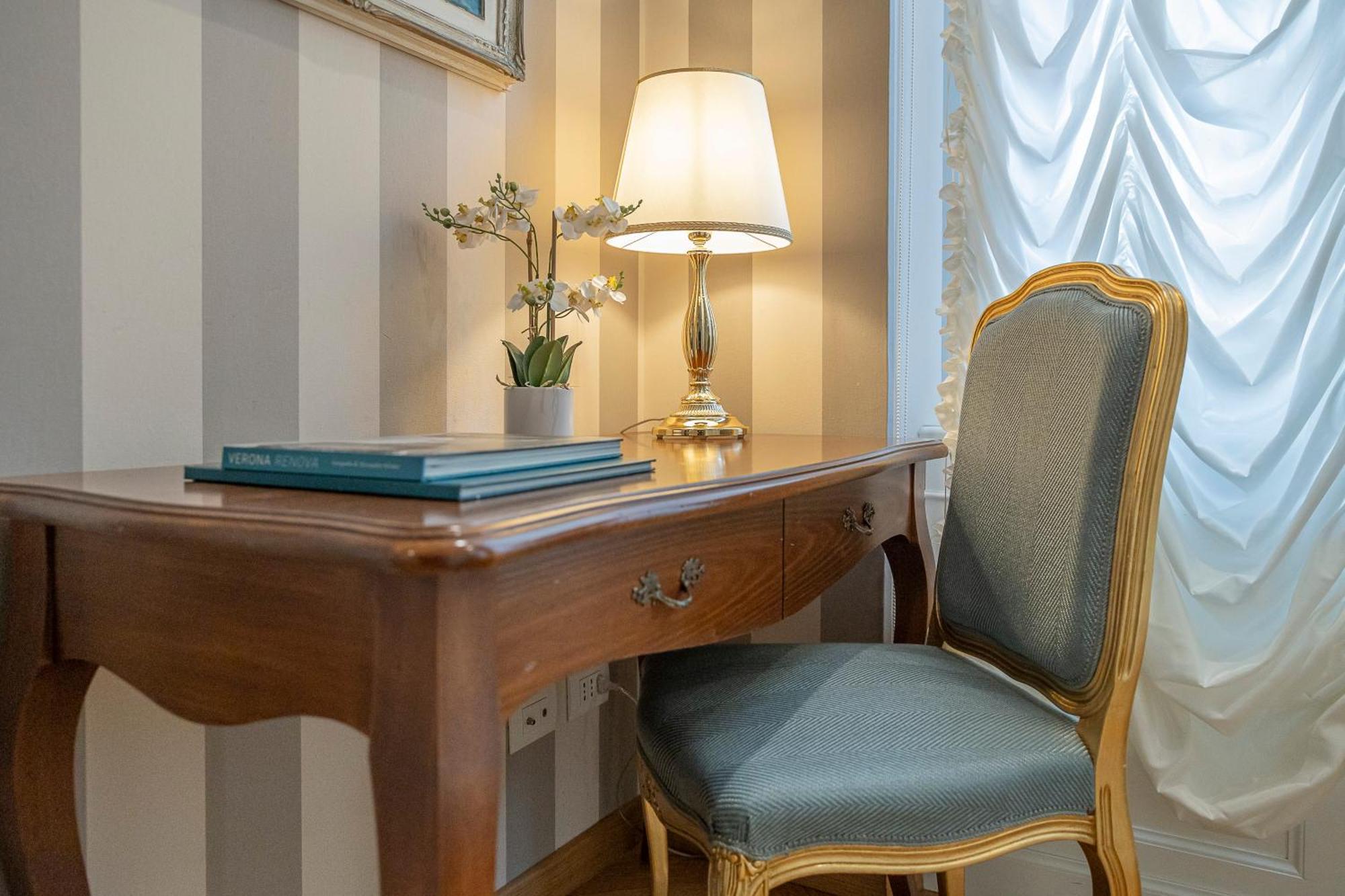 Palazzo Monga Boutique Guesthouse Βερόνα Εξωτερικό φωτογραφία